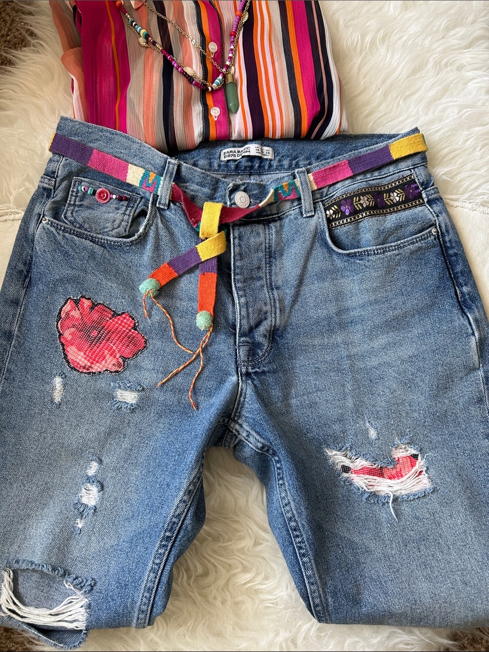 ZARA • Boho Embellished Bleached Cuff Distressed Jeans w. Bead & Floral Detail - Picture 3 of 16